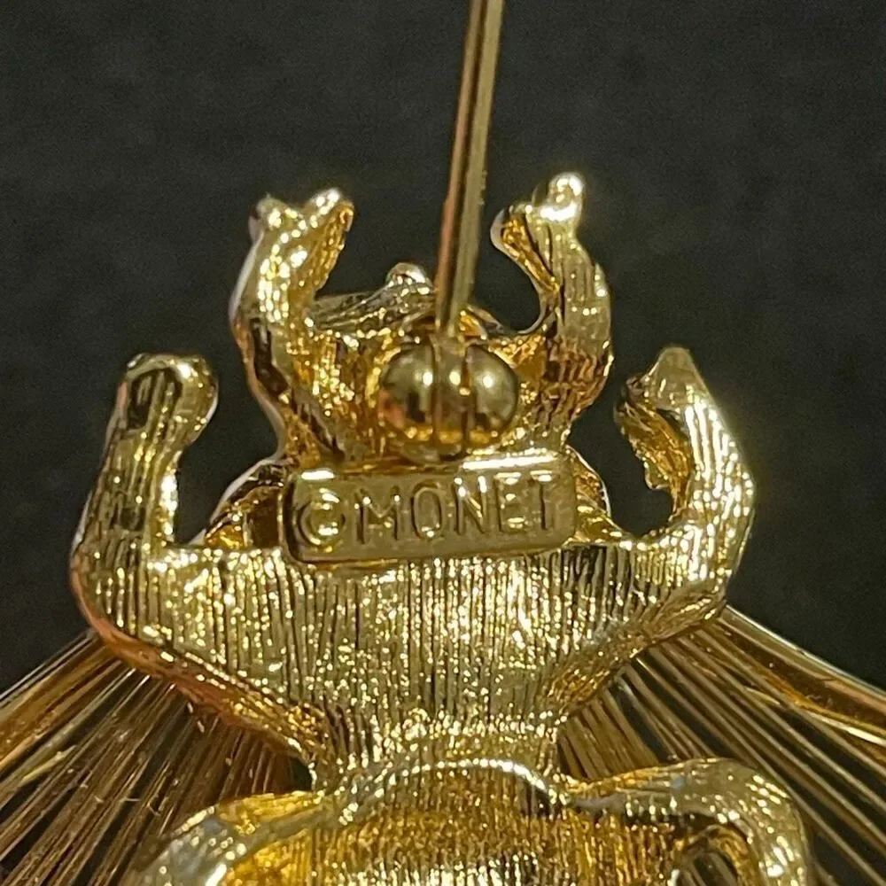 Monet Vintage 1970’s Bumblebee Brooch White With Gold Eyes Wings